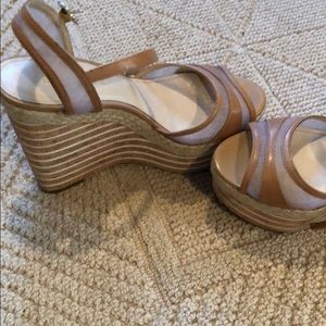 Enzo Angiolini wedges- tan/white